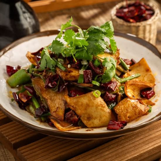 酱爆黄喉 Stir-Fried Beef Aorta with Chayote Squash, Sichuan Peppercorn and Red Chili